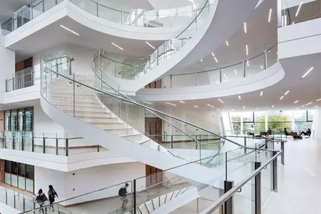 Saint-Gobain - budynki handlowo usługowe
