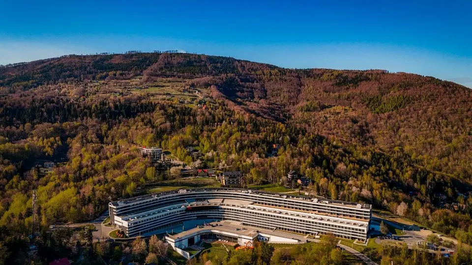 Hotel-Mercure-Szczyrk-Resort-rozwiazania-Saint-Gobain (3).jpg