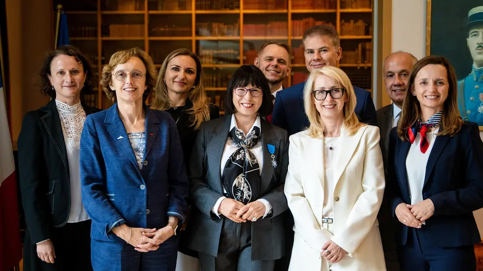 Joanna Czynsz-Piechowiak - Narodowy Order Zasługi w Ambasadzie Francji (2).jpg