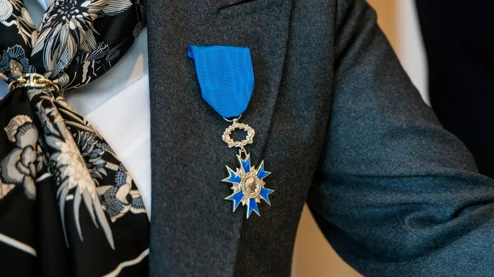 Joanna Czynsz-Piechowiak - Narodowy Order Zasługi w Ambasadzie Francji (4).jpg