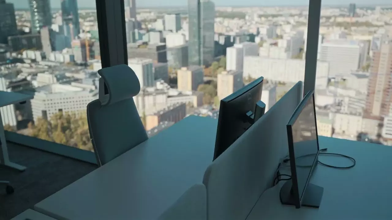 Biuro Saint-Gobain w Varso Tower thumbnail